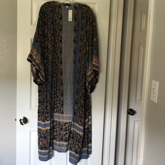 Francesca's Collections Sweaters - Long duster kimono